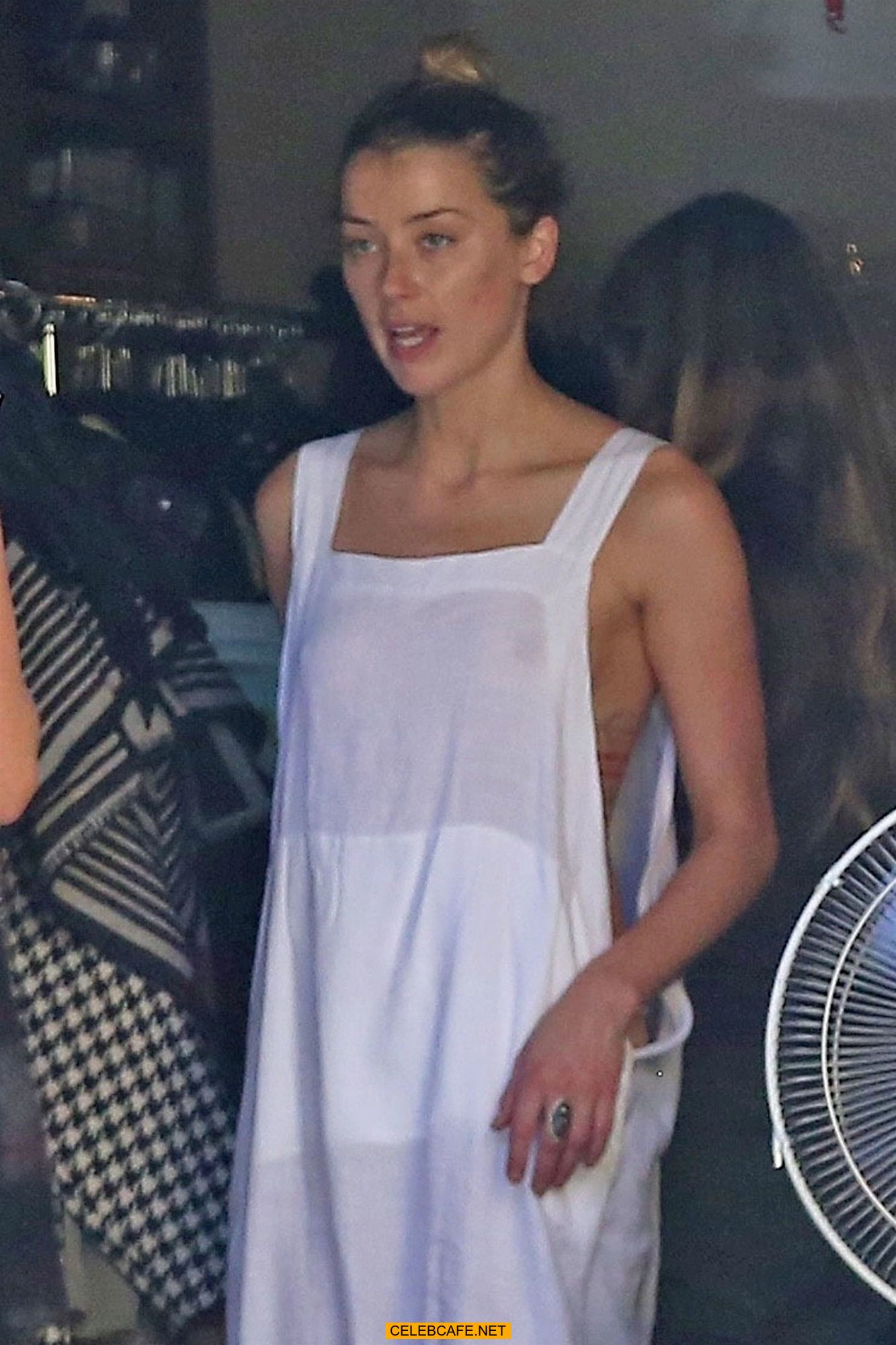amber_heard_has_a_nip-slip_while_cleaning_out_her_garage_in_la_07302018_12.jpg