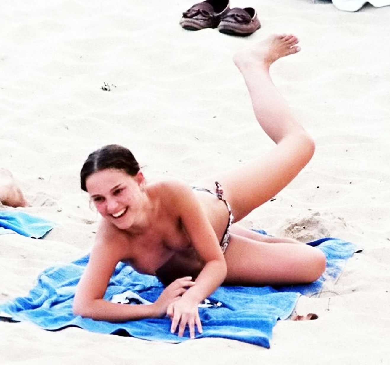 natalie-portman-nude-topless-naked-scandalpost-5.jpg