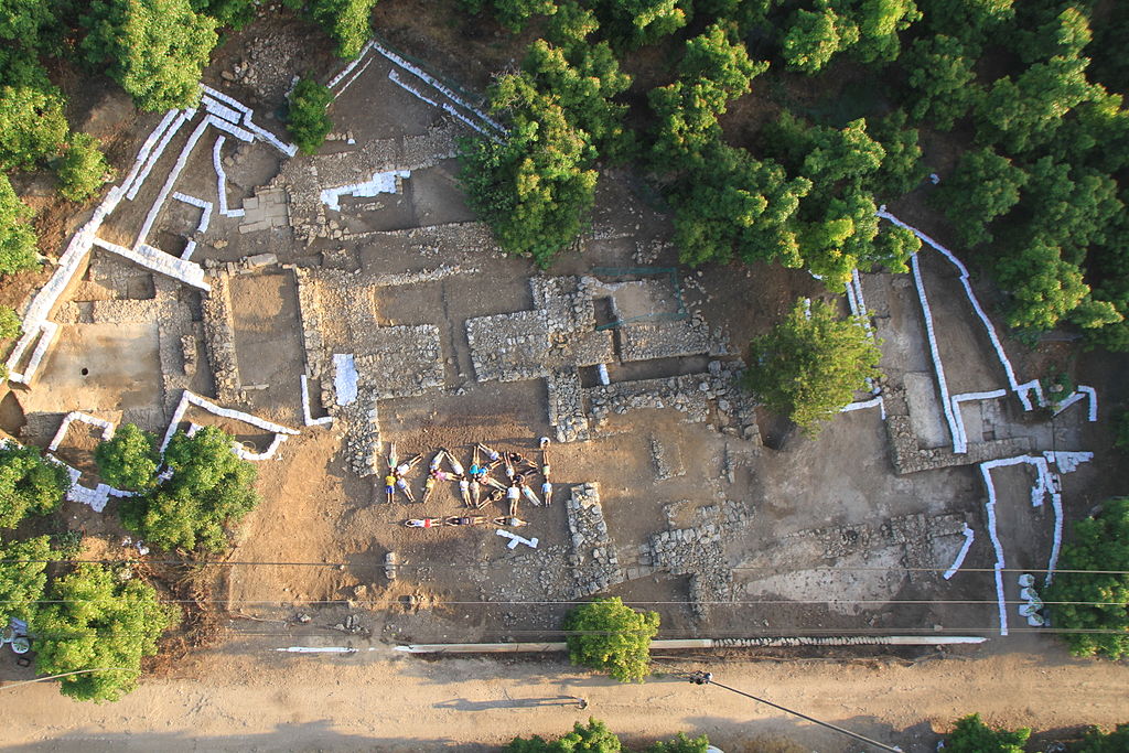 1024px-kabri_2013_palace_aerial.jpg