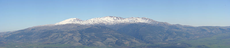 800px-mt_hermon_from_manara_gllsprng_319pan.jpg