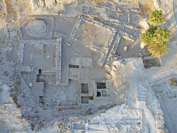 aerial-photograph-of-megiddo-area-j-and-the-triple-temples-in-antis-courtesy-of-the.png