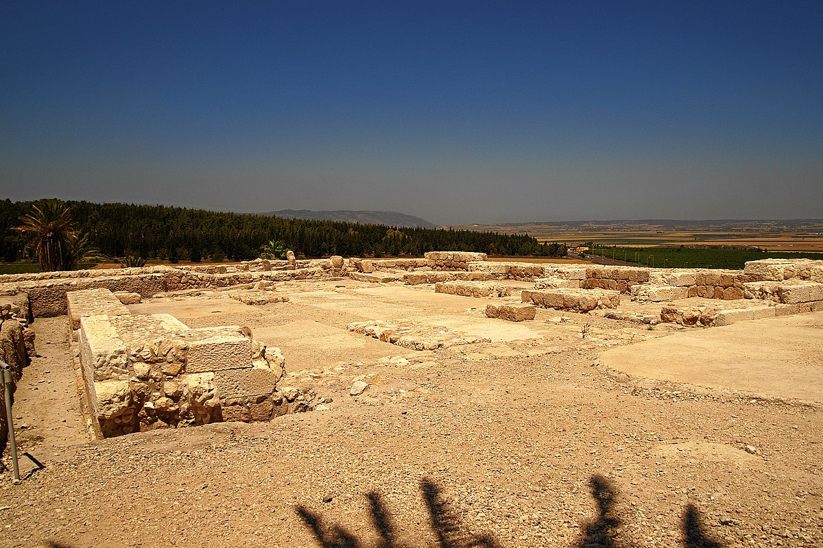 tel-megiddo-northern-palace.JPG