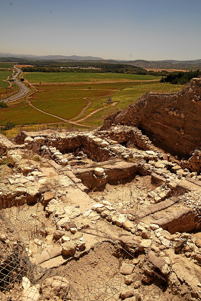 tel-megiddo-southern-palace-b.JPG