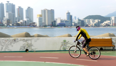 Ingázás kerékpárral: előnyök és rizikófaktorok
