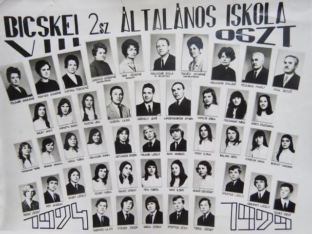 Aki hallja, adja át!