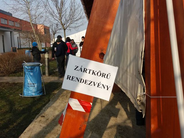 Nem (!) "zártkörű rendezvény" a III. Hagyományőrző Bicske Városi Disznóvágás