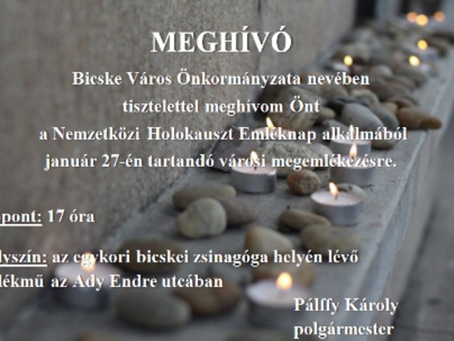 Megemlékezés az egykori bicskei zsinagóga előtt álló emlékműnél