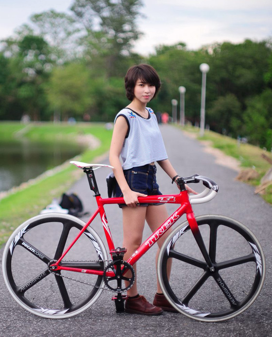 thai bike girls trek bicycle fixed gear3.jpg