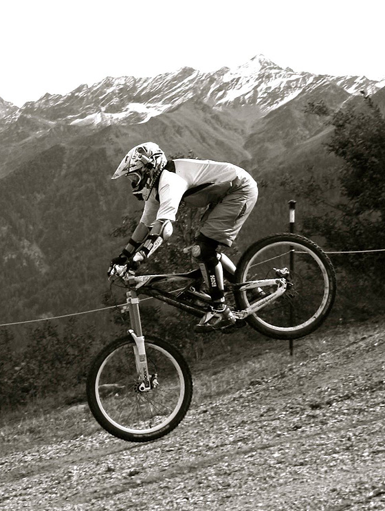 mei ke bikegirls dh 4.jpg