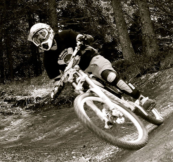 mei ke bikegirls dh 5.jpg