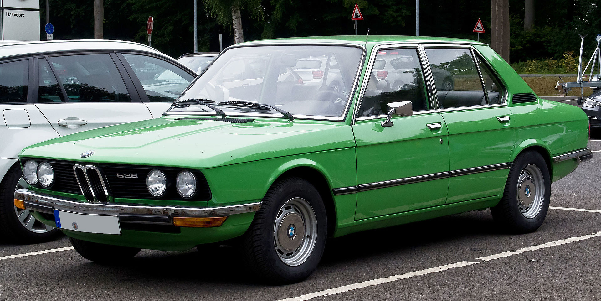 bmw_528_e12_front.jpg