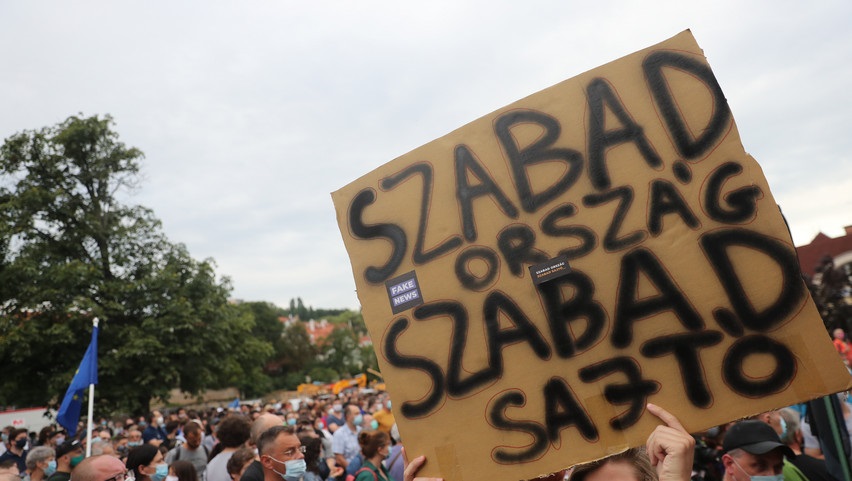 szabad_orszag_sajto.jpg