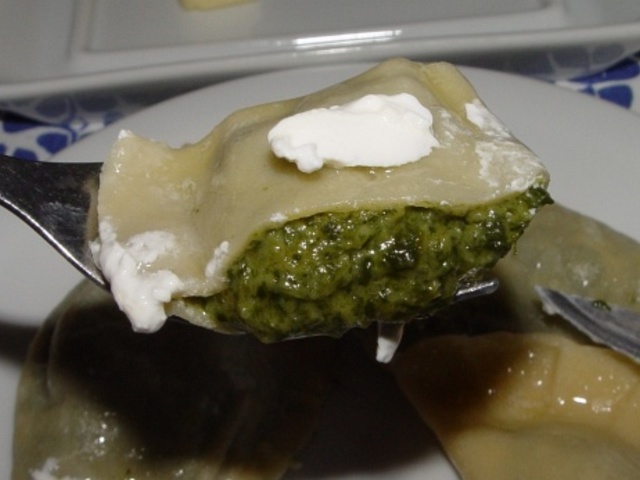 Spenótos, sajtos ravioli