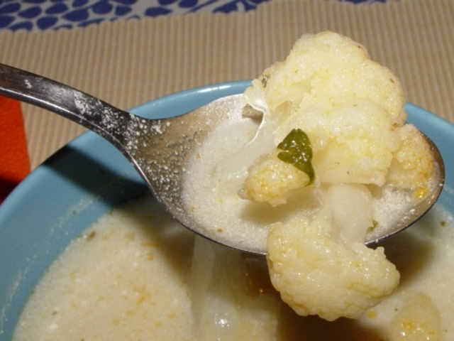 Tejfeles karfiolleves