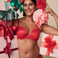 Szexi szettek karácsonyra a Victoria's Secrettől | Victoria's Secret Holiday 2022