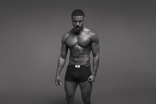 Megérkeztek a legújabb férfi alsónemű trendek Michael B Jordan főszereplésével