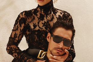 JLo tetőtől talpig csipkében a Dolce & Gabbana napszemüveg kampányában