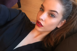 Palvin Barbi videóban mutatja meg, hogy kell sminkelnie egy IT girl-nek