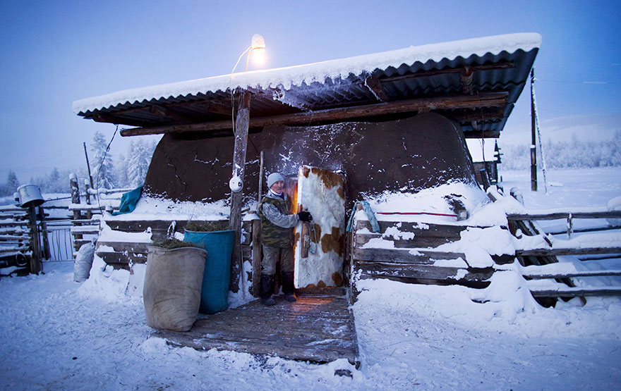coldest-village-oymyakon-russia-amos-chaple-11.jpg