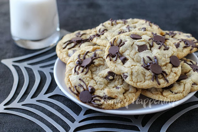 halloween-cookies-filled-with-chocolate-spiders-.jpg