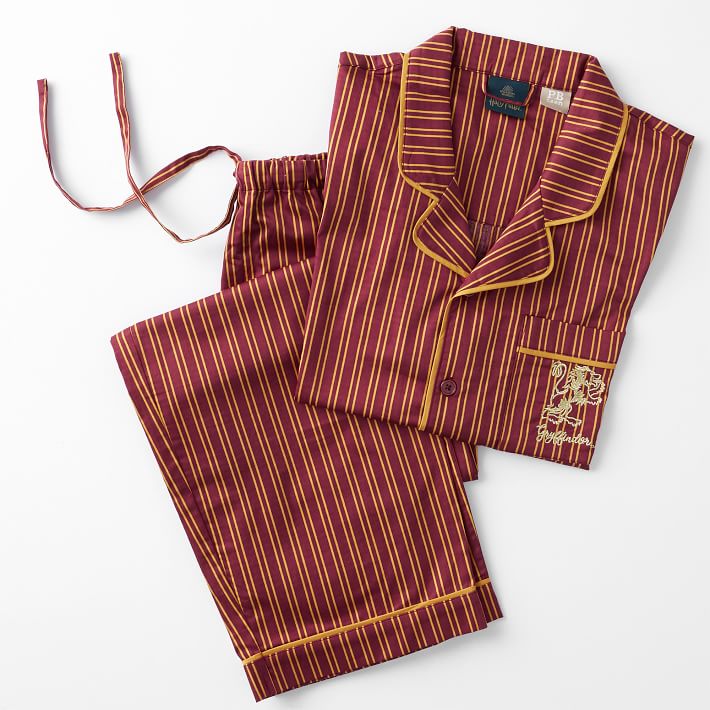 harry-potter-gryffindor-house-pajama-set_blogozine.jpg