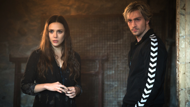 set_avengers_age_of_ultron_elizabeth_olsen_aaron_taylor_johnson.jpg