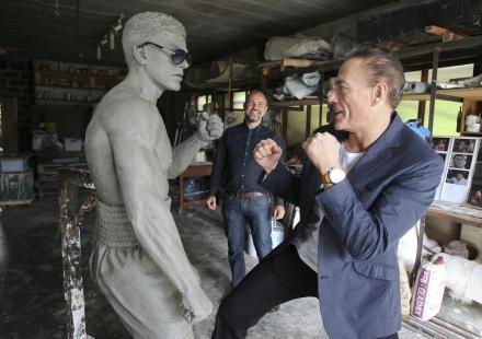 jean-claude-van-damme-1-statue-abaca.jpg