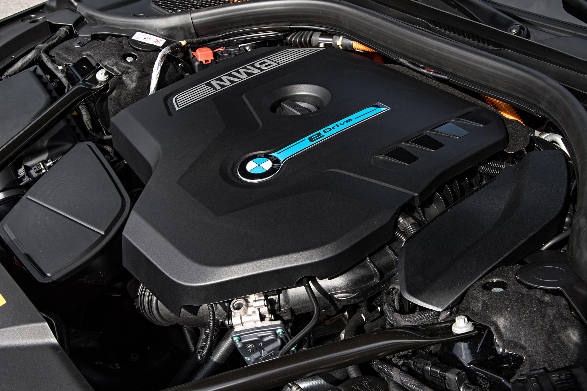 2017-bmw-740e-xdrive-iperformance-plug-in-hybrid-engine.jpg