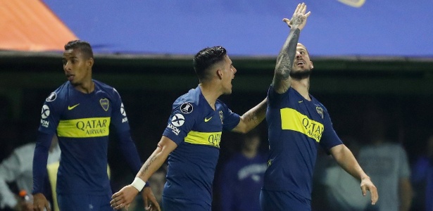 jogadores-do-boca-comemoram-gol-de-benedetto-contra-o-palmeiras.jpg