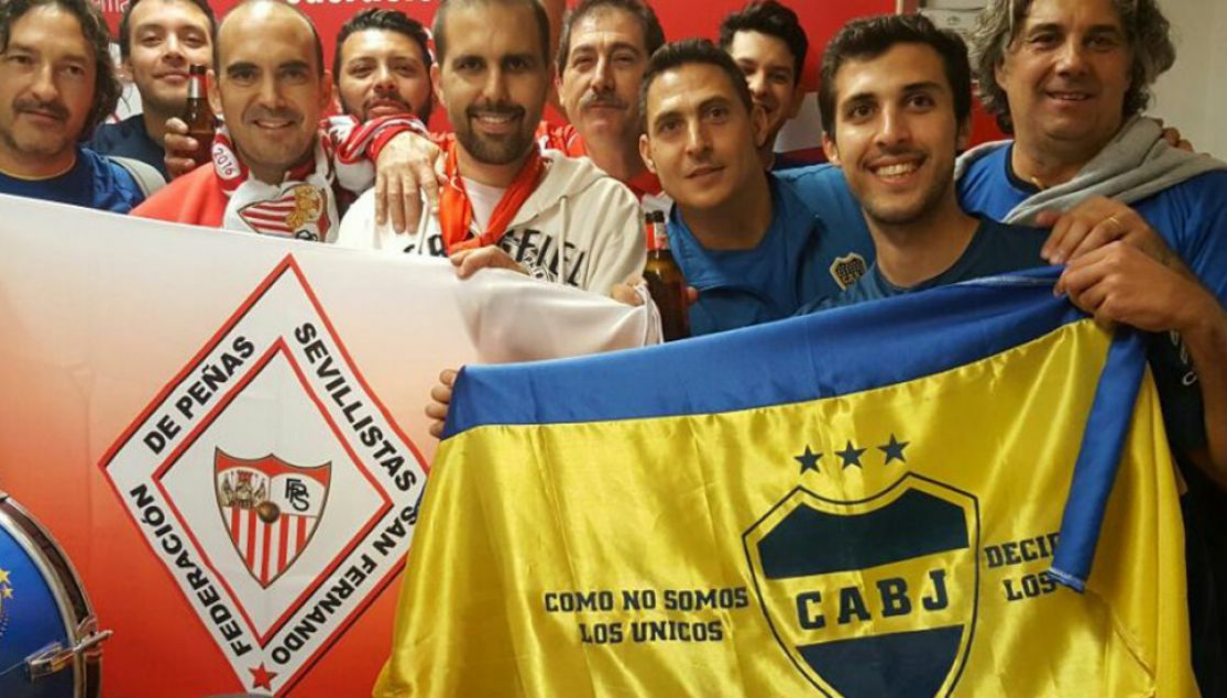 sevilla-bocajuniors-fans.jpg