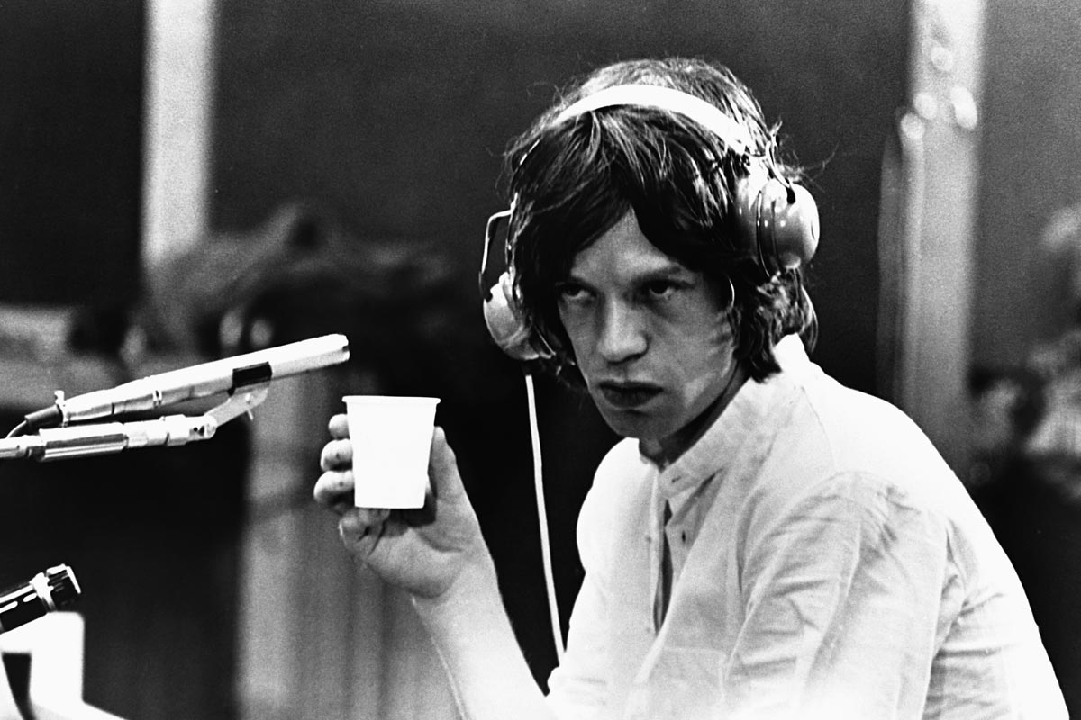 027-mick-jagger-theredlist.jpg