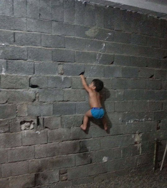 baby-wall-climbing.jpg