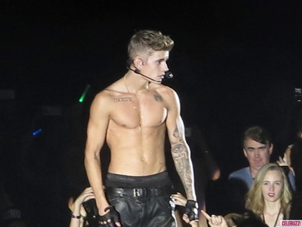 Justin-Bieber-Shirtless-Brisbane-1-600x450.jpg