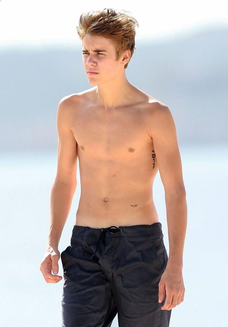 Justin-Bieber-Shirtless.jpg