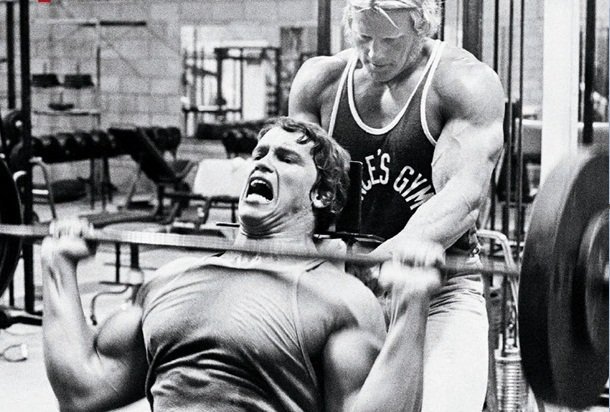 Arnold-Schwarzenegger-Shoulder-Presses.jpg