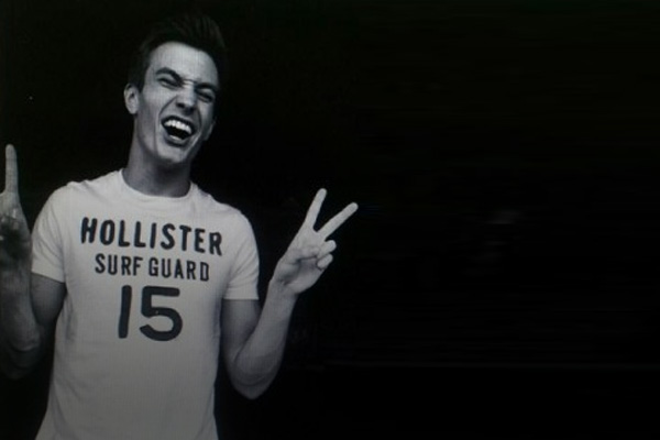 hollister-model-does-politically-questionable-facial-expression.jpg
