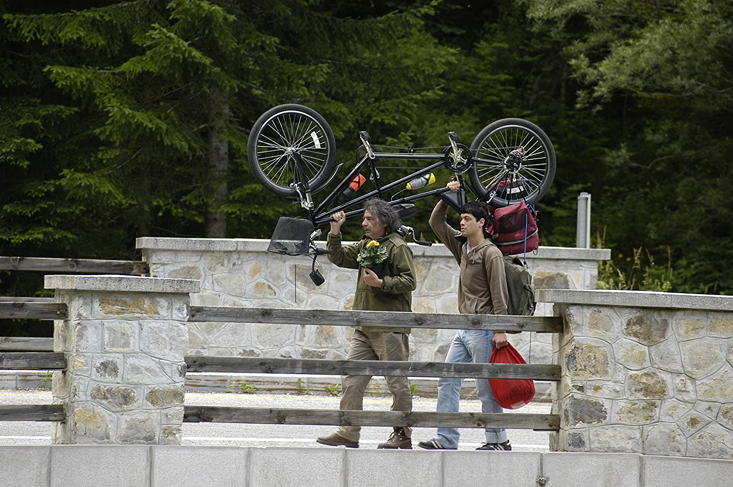 5-film-_a-boldogsagrol-a-vilag-nagy-es-a-megvaltas-a-sarkon-tul-olalkodik.jpg