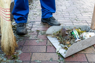ABSZURD A NÉGYZETEN: Egyre több a nyugdíjas közmunkás