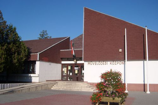 MOST AZTÁN MEGÍRHATJÁTOK ÉRDEN! Irodalmi pályázatot hirdetett a Szepes Gyula Művelődési Központ