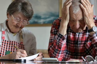 SOKAN DURVÁN RÁFÁZHATNAK: Így verik át a nyugdíjba készülőket