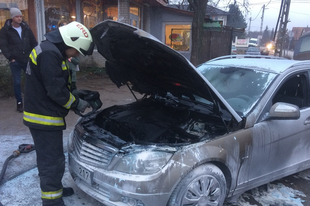 ROHANTAK AZ ÉRDI TŰZOLTÓK: Kigyulladt egy gépkocsi a Szovátai utcában