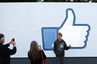 RENGETEG ÉRDI SEM FOG ÖRÜLNI: Eltűnhet a lájkszámláló a Facebookról