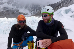 Ma hajnalban Klein Dávid és Suhajda Szilárd elindult meghódítani az Everest csúcsát