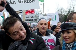 Érden is lesz helyi Békemenet Orbán mellett? Találjunk ki jelmondatokat és tervezzünk útvonalat nekik