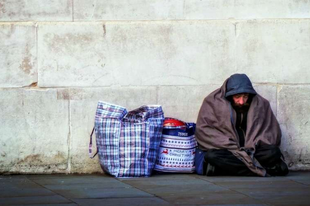TÉNYLEG KOMOLYAN GONDOLJÁK? Ha  eltüntetik az utcáról a hajléktalanokat, megszűnik a hajléktalanság?