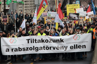 ÉRDEN ÖSSZEFOGTAK: Civilek és ellenzéki pártok közösen csatlakoznak a holnapi rabszolgatörvény elleni tüntetéshez