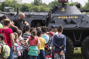 HIT: Kormányzati terror ellen is véd az óvodák és iskolák készítette terrorellenes terv Érden?