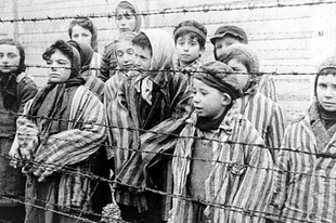 MA EMLÉKEZZÜNK A PHARRAJIMOS-RA! Augusztus 2-a a roma holokauszt napja 