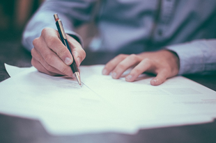 EZEK UTÁN E-MAILBEN KIKÉRHETJÜK POLITIKUSAINK VAGYONNYILATKOZATÁT ÉRDEN IS: Kötelező elküldeniük