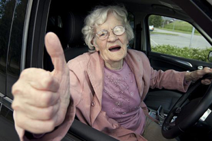 MIT GONDOLNAK AZ ÉRDIEK: hány éves korig vezethessenek az idős sofőrök?